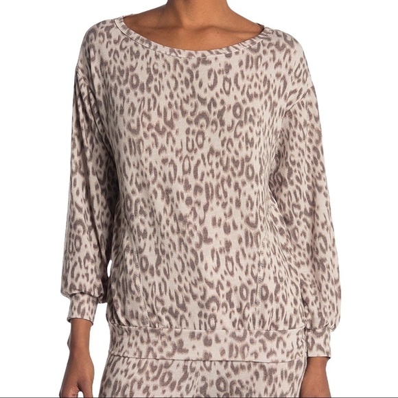 Lush Print Knit Top Taupe Animal Leopard Pullover with Pockets Small NWT New - Picture 1 of 6